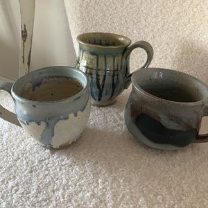 Set of 3 pottery mugs